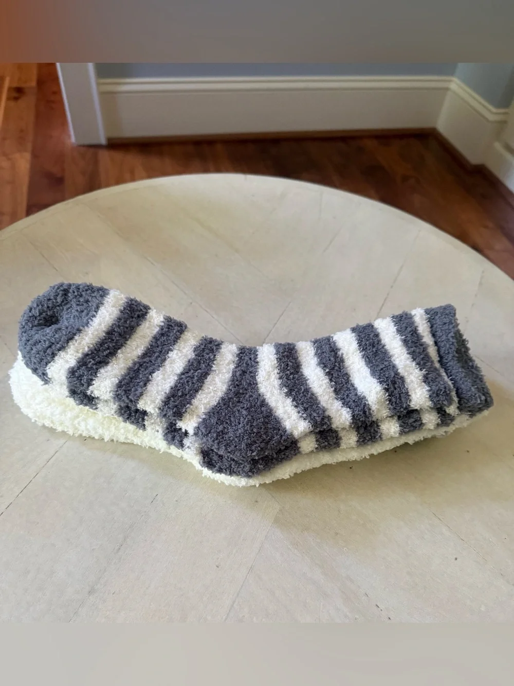 NWT Cuddl Duds 3 Pack Lounge Socks Size 4-10 🩶🩶🩶